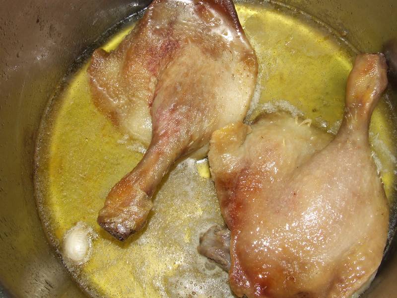 cuisson des cuisses de canard dans la graisse