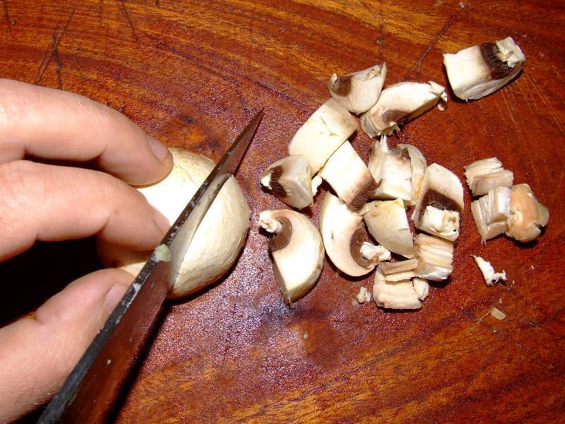 champignons de paris coupés en duxelle