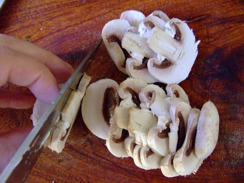 champignons de paris émincés