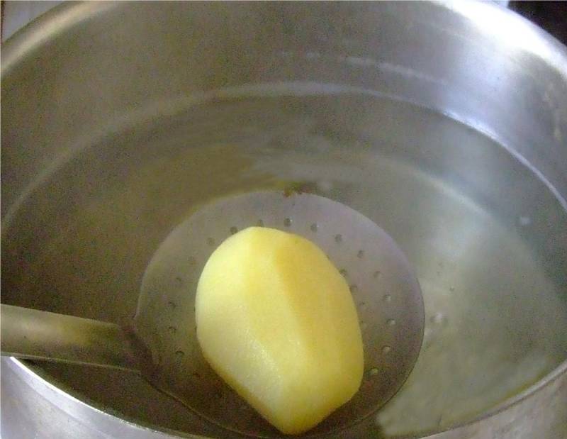 pomme de terre cuite à l'eau