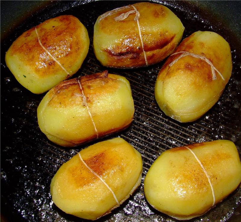 pommes de terre farcies dorées à la poêle